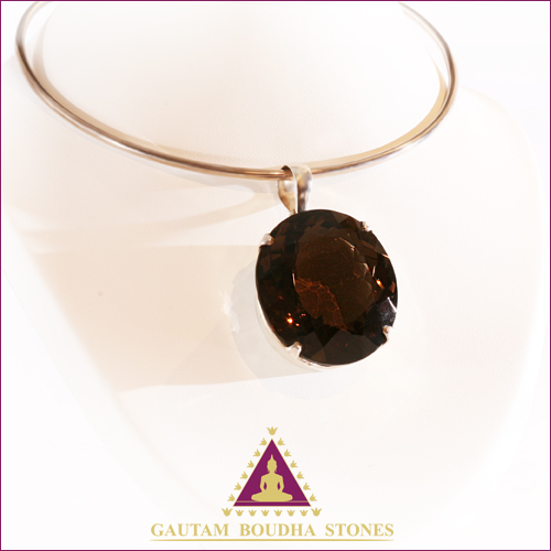Collier en argent 925. Obsidienne noire 3,5cm X 4,5cm. Tour de cou 30cm